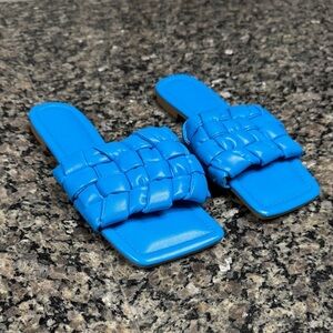 Blue Woven Slide Sandals NWOT 7